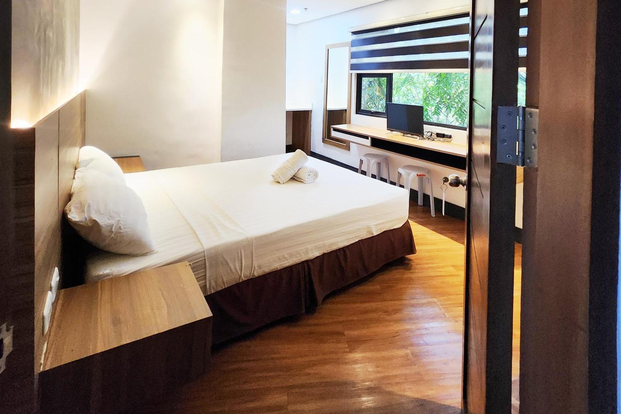 Boulevard Pension Hotel Cebu Exterior photo